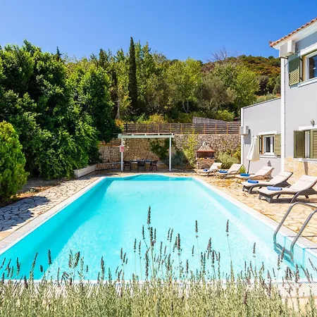 Kostis Villa *
