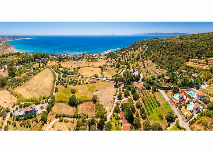 Kostis Villa *